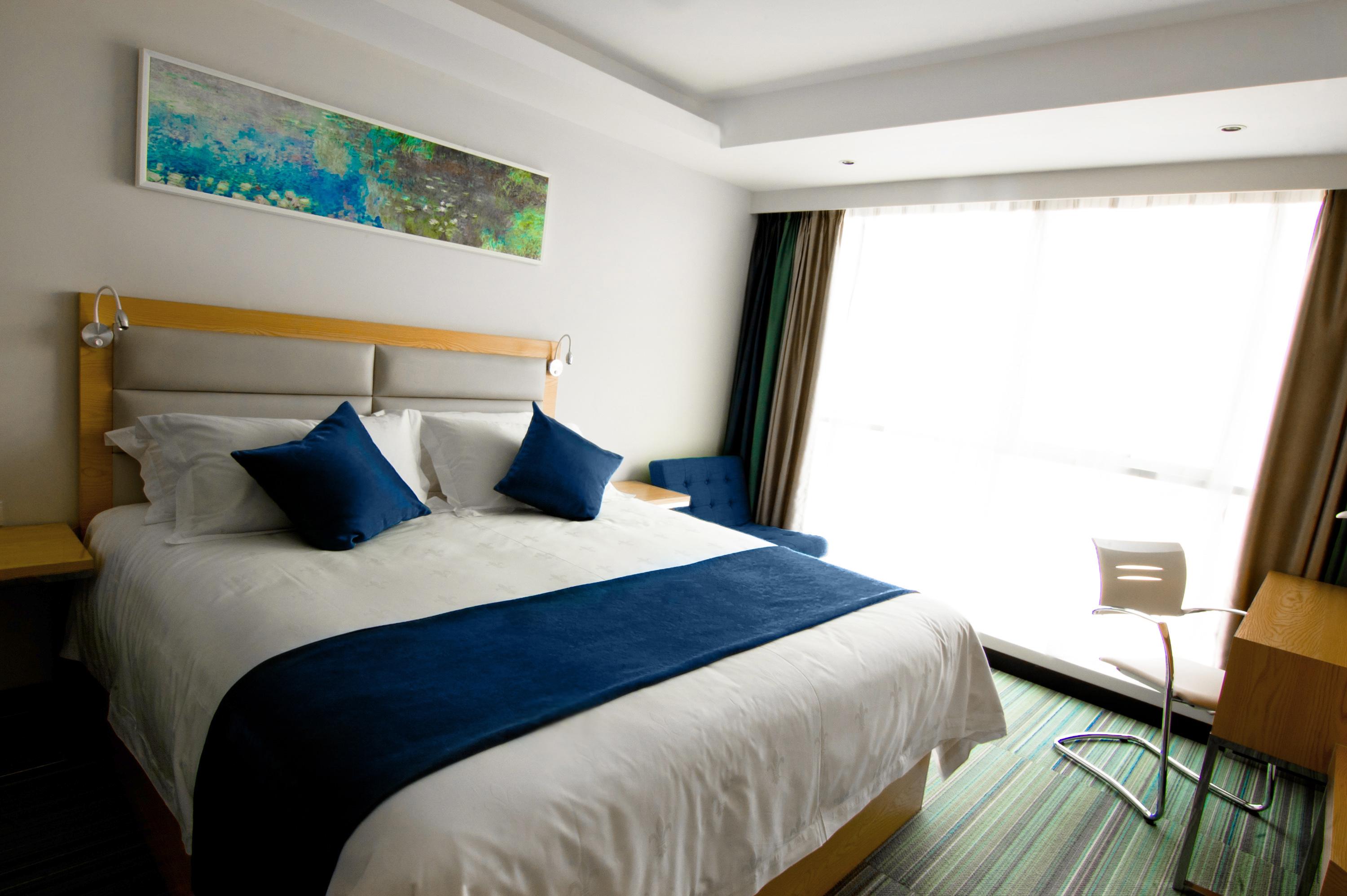 Lyz Business Hotel 4*
