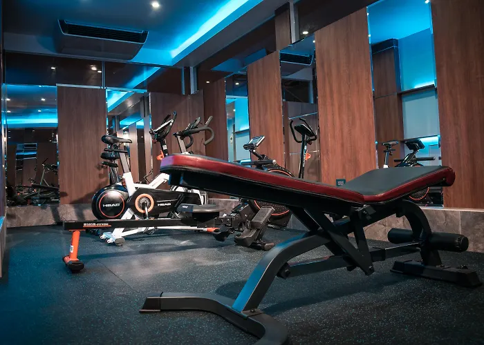 Lyz Business Hotel