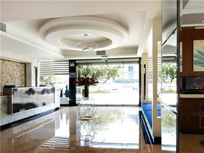 Lyz Business Hotel