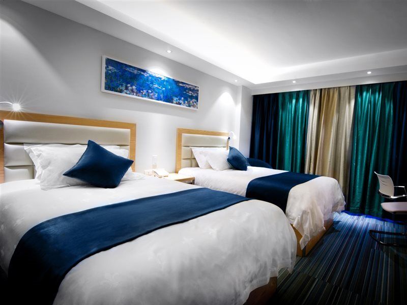 Lyz Business Hotel